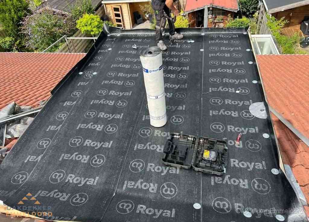 Dakrenovatie met Royal onderdak op plat dak in Emmeloord