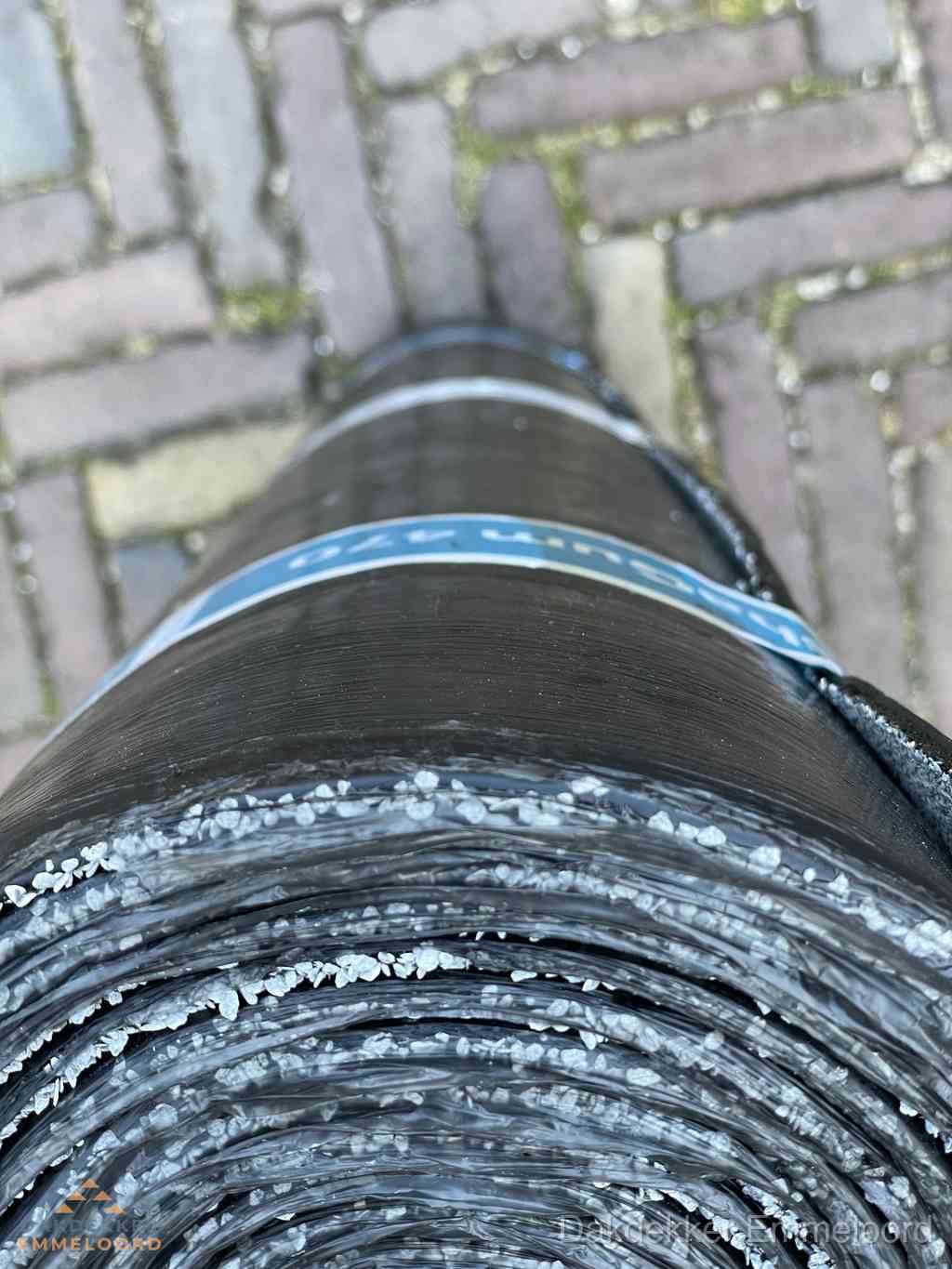 Rol bitumen dakleer met leislag voor plat dak in Emmeloord